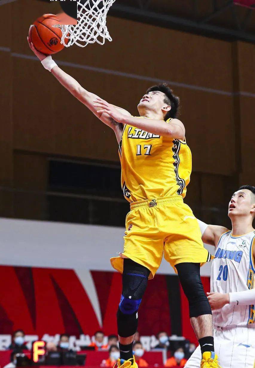 必杀三分助球队稳住胜局，战绩不断攀升的简单介绍